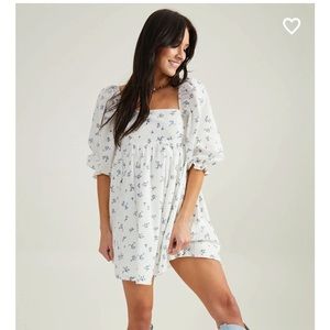 Altar’d State women’s Victoria Babydoll dress. Never been worn. Size small.